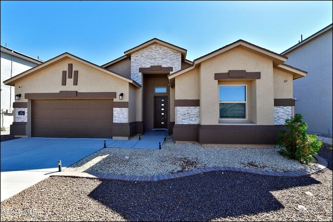 Building Photo - 10716 Drew Pearson Dr