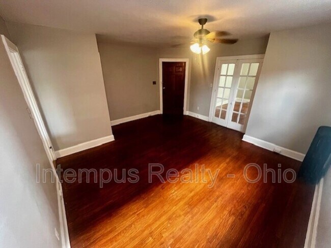 Building Photo - 4237 Vine St