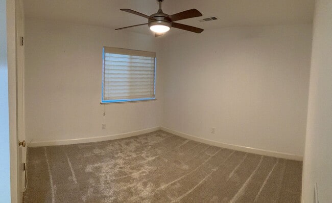 Building Photo - 3600 Thomas More Way