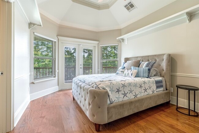 Building Photo - 5004 Cypress Lake Dr
