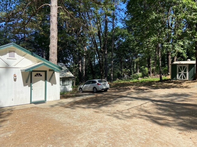 Building Photo - 14720 Lynshar Rd