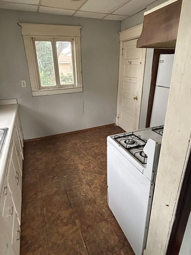 Building Photo - 3 Bedroom 1 Bathroom House
