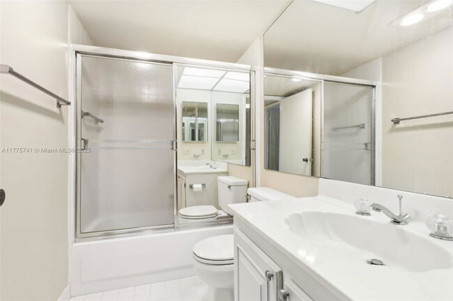 Building Photo - 2703 Nassau Bend