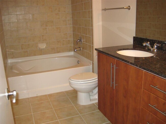 Building Photo - 54 Rainey St