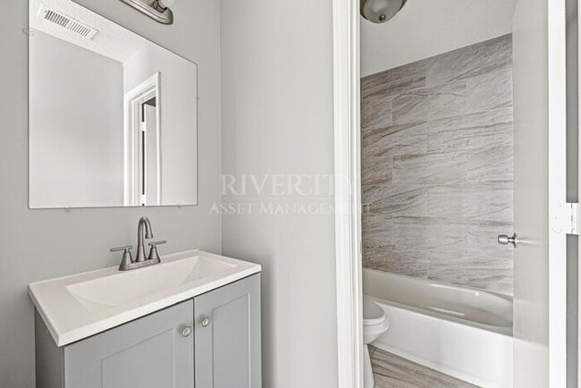 Building Photo - Frayser Beauty !!!!!! Section 8 Welcomed !!!!!