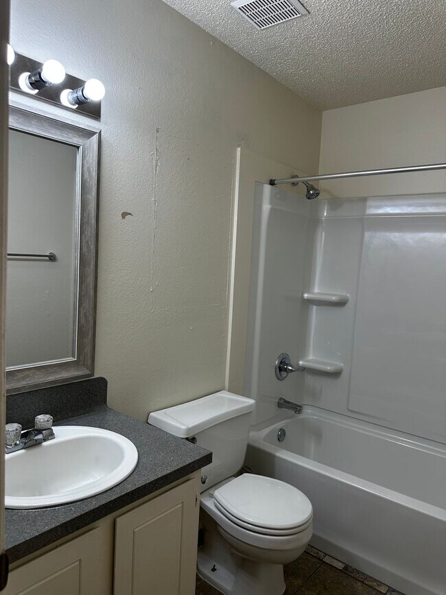 Building Photo - 312 Tammy Lynn Dr
