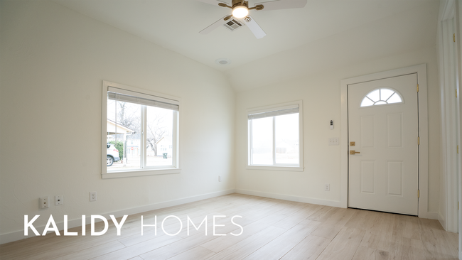 Building Photo - 15 S Walnut St