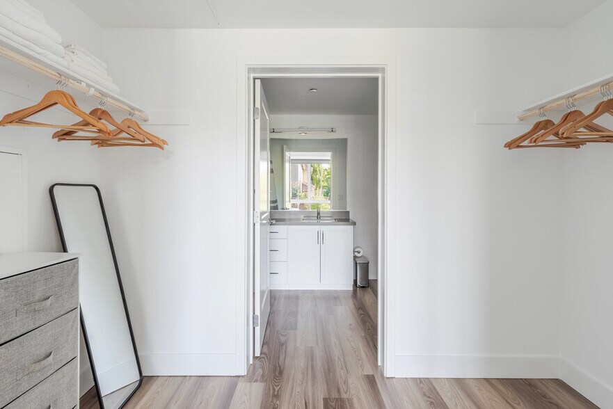 Building Photo - 85 Cleaveland Rd