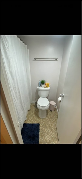 Building Photo - 1225 Martha Custis Dr