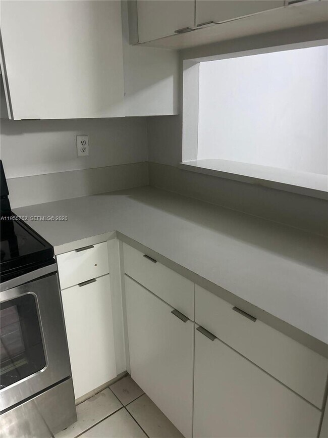 Building Photo - 14930 SW 82nd Terrace