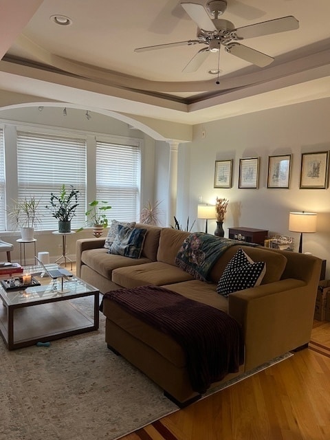 Building Photo - 6912 N Lakewood Ave