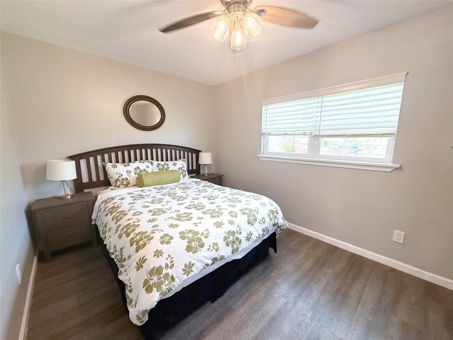 Building Photo - 307 Bellmar Ln