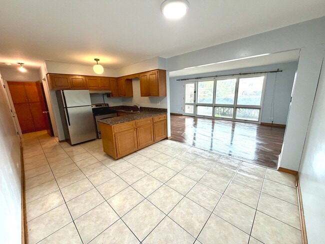 Building Photo - 3158 W 93rd St