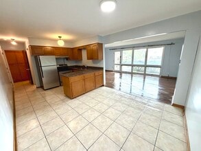Building Photo - 3158 W 93rd St