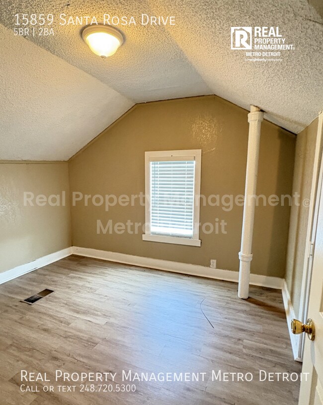Building Photo - 15859 Santa Rosa Dr