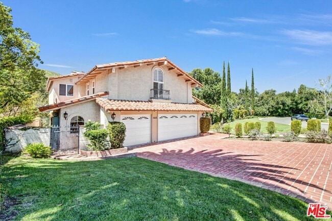 Building Photo - 1515 Outlook Cir