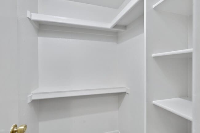 Building Photo - Private 2/2  Unit • Quiet Community • Prime North Phoenix Location