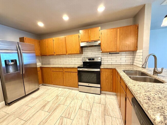 Building Photo - 3 bed 2 bath in Heritage Park