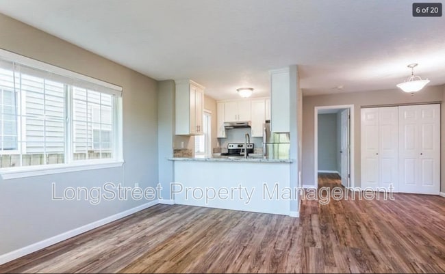 Building Photo - 13027 NE Prescott Dr
