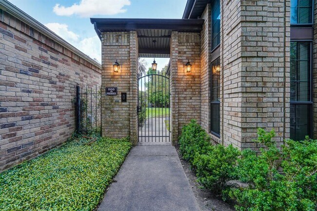 Building Photo - 2150 Paso Rello Dr