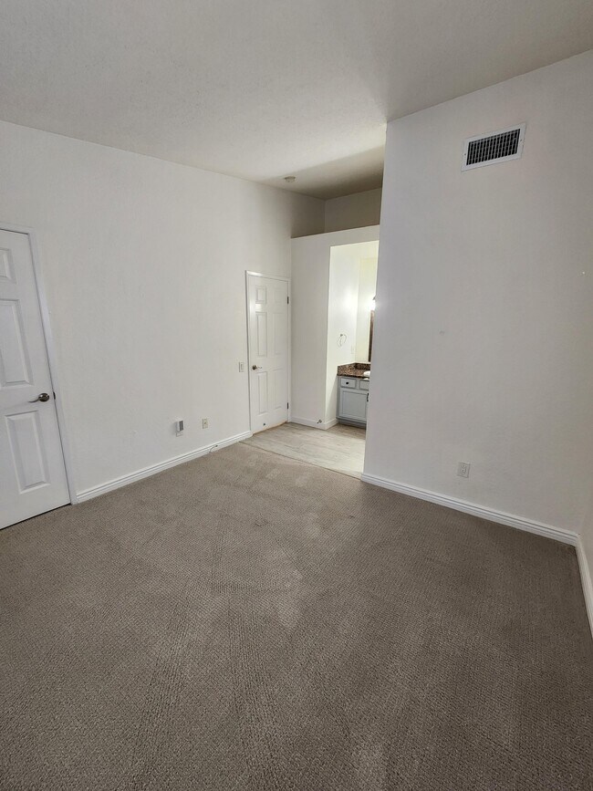 Building Photo - 78650 Ave 42 Ave