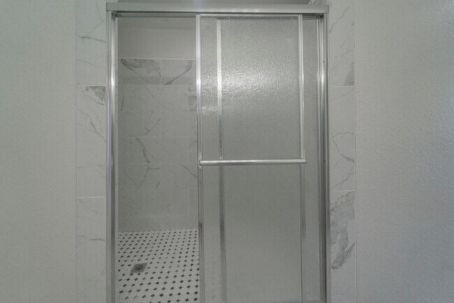 Building Photo - Opportunity Knocking with this HUGE home available for Rent to Own or Lease!