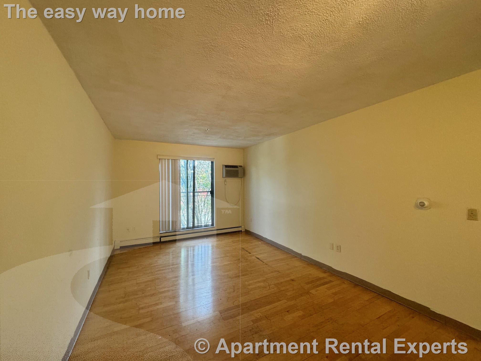 Building Photo - 373 Highland Ave