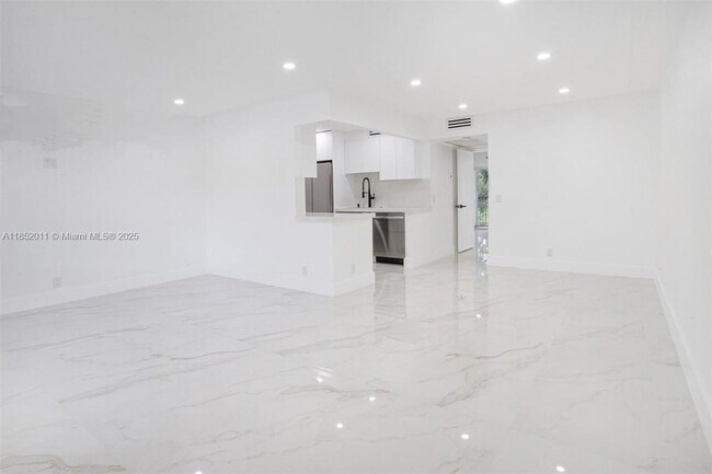 Building Photo - 13250 SW 7th Ct