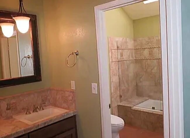 Building Photo - Santa Cruz Townhome Near UCSC!