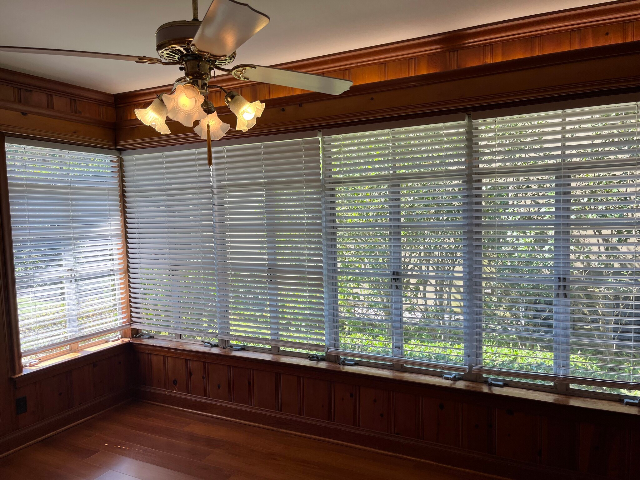 Sun Room - 30 Thrasher St