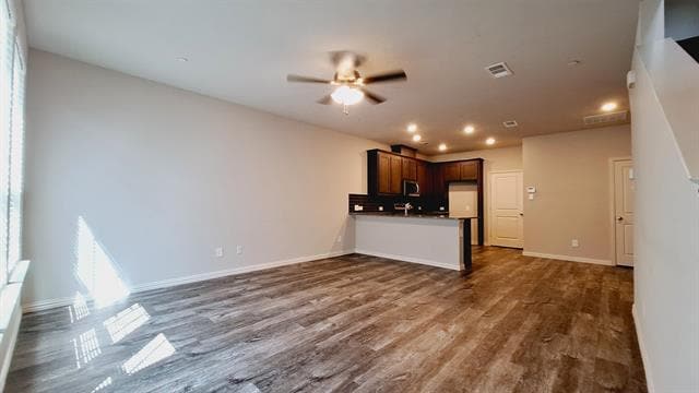 Building Photo - 3329 Solana Cir