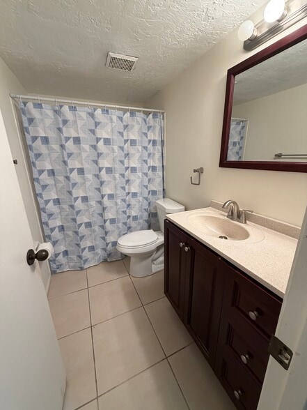 Building Photo - 7209 Cloister Dr