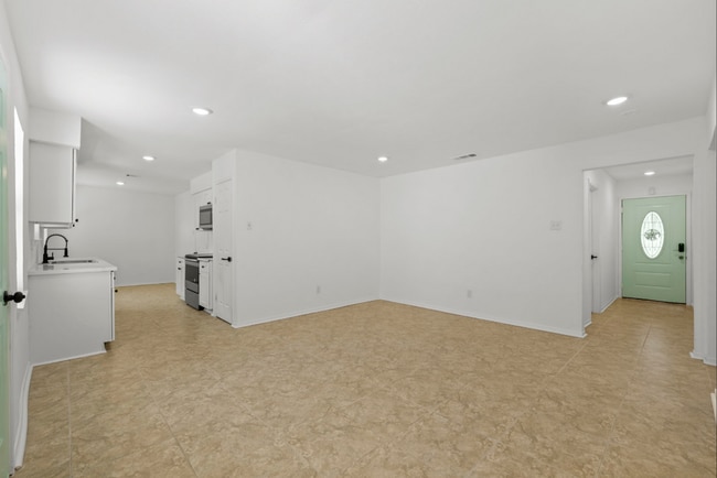 Building Photo - BEAUTIFUL HOME IN HOUSTON. MOVE IN READY!.