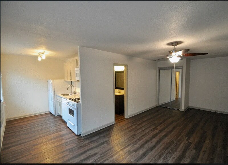 Building Photo - 4115 Douglas Ave