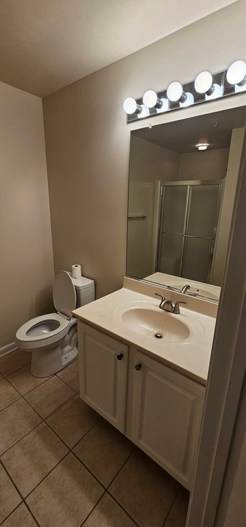 Building Photo - ****** HALF OFF FIRST FULL MONTH OF RENT!! ******