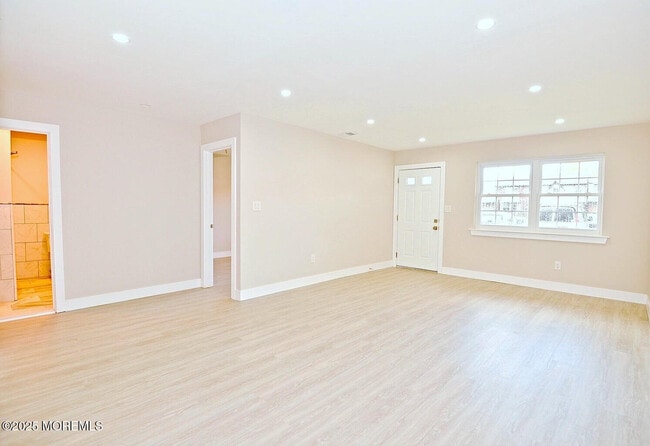 Building Photo - 168 Esmeralda Ct