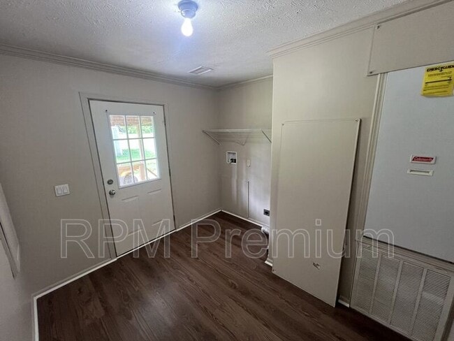 Building Photo - 6796 Bryant Rd