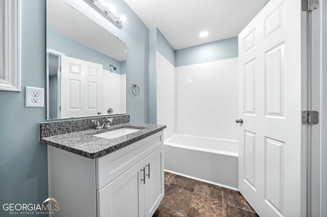 Building Photo - 1247 Cherokee Ave