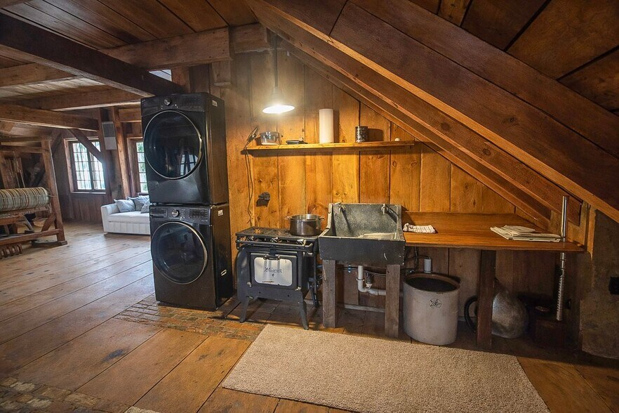 Building Photo - 45 Hoppen Rd