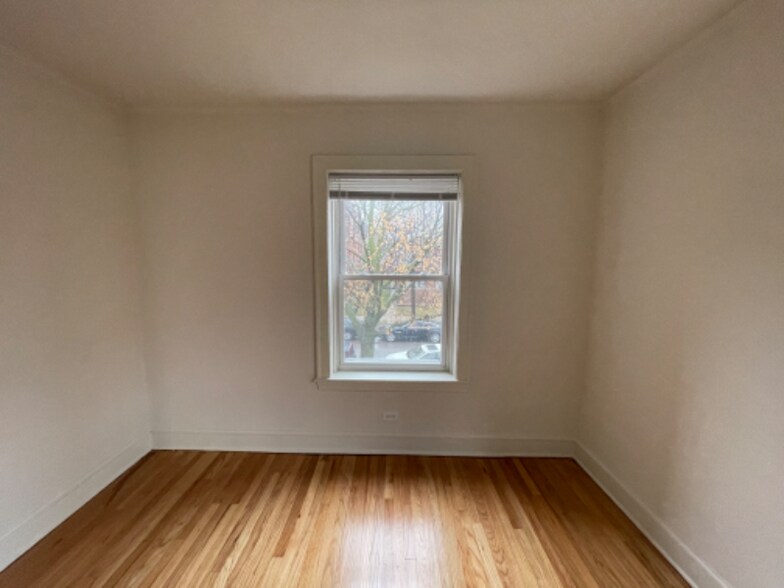 Building Photo - 7252 N Hamilton Ave