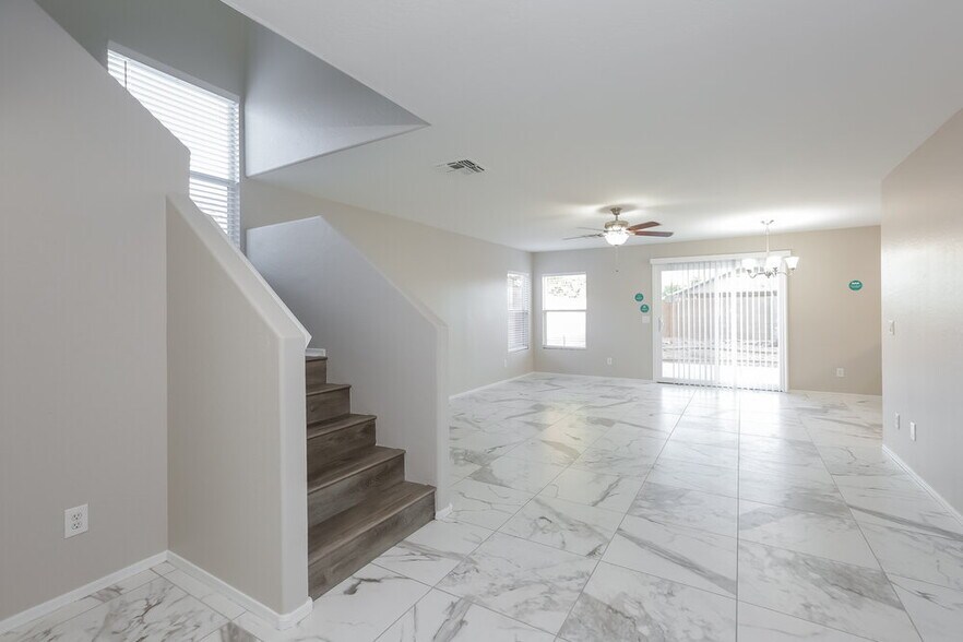 Building Photo - 11845 W Lupine Ave