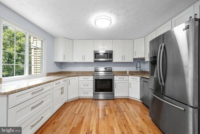 Building Photo - 1632 Barnstead Dr