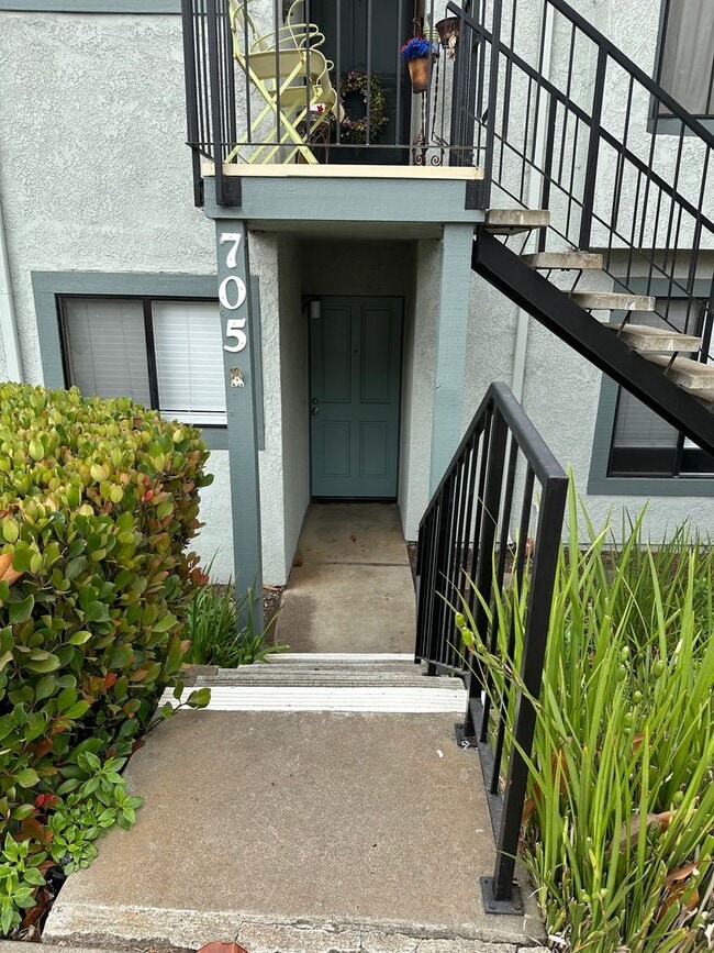 Building Photo - Pismo Beach Condo with Garage