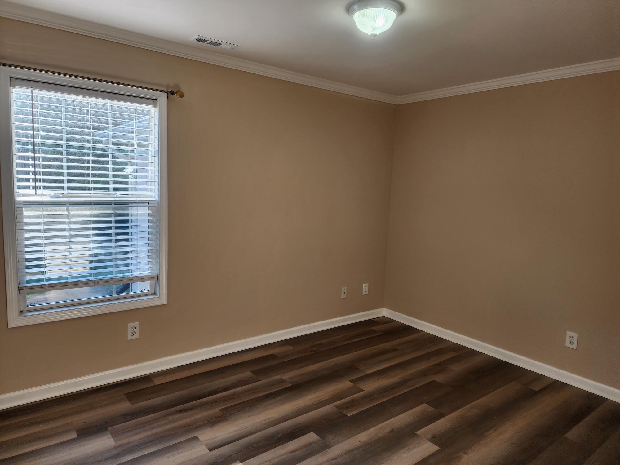 Building Photo - 10837 Woody Dr