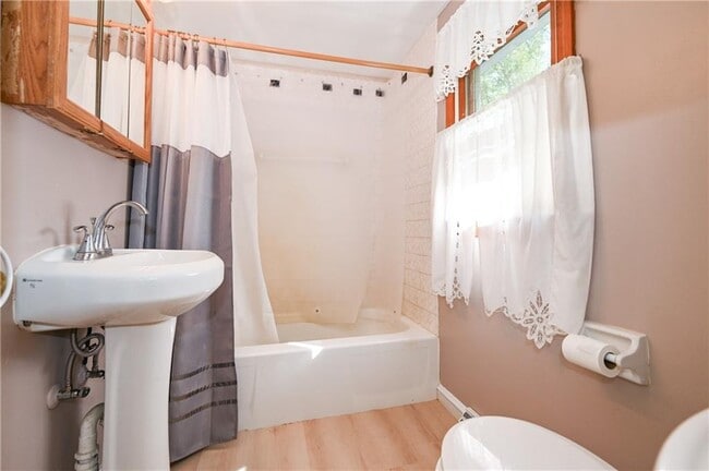 Building Photo - 22 Gleaner Chapel Rd