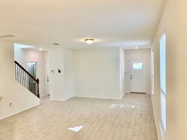Building Photo - 3 Bedroom, 2.5 Bathroom Home in Cedar Park!