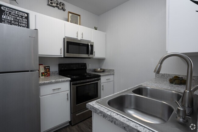 1BR, 1BA - 556SF - The Reserve at Star Pass