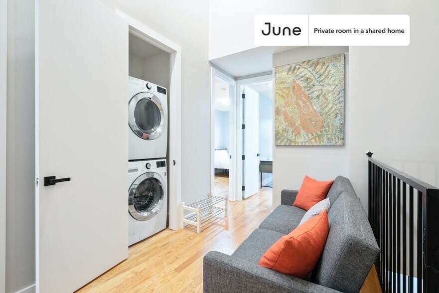 Building Photo - Room in Shared 8.0 bed/8 bath home