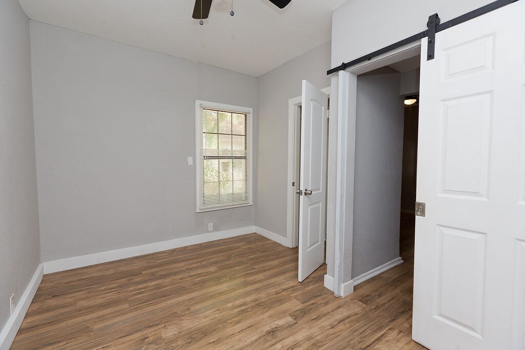 Building Photo - 143 Tremlett Ave