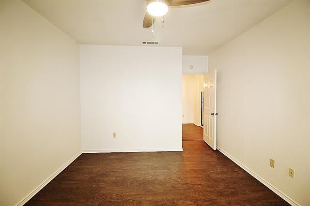 Building Photo - 9600 Royal Ln